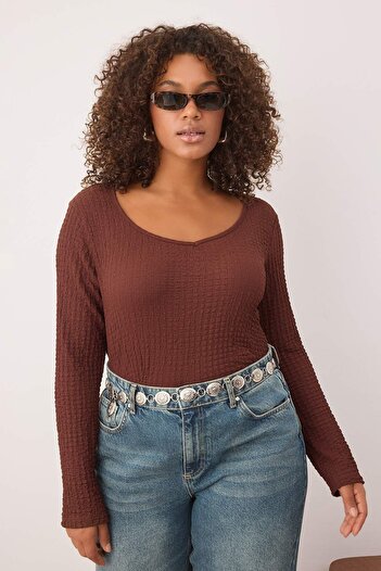 Trendyol Curve Brown Seersucker Knitted Plus Size Blouse