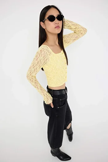 Trendyol Collection Hellgelbe, geknöpfte, taillierte/figurbetonte Spitzenstrickbluse für Teenager TWOAW26BZ00016