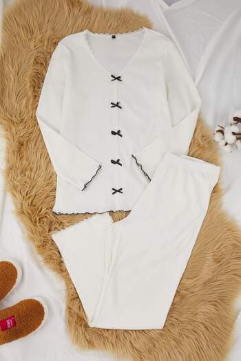 Trendyol Curve Ecru White Cotton Lace and Ribbon/Bow Detail Ribbed Knitted Pajama Set Tbbaw26Ai00021
