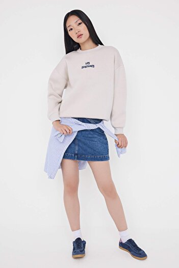 Trendyol Collection Hanorac tricotat oversize/larg cu imprimeu pe spate din piatră, cu fleece în interior gros TWOAW26SW00118