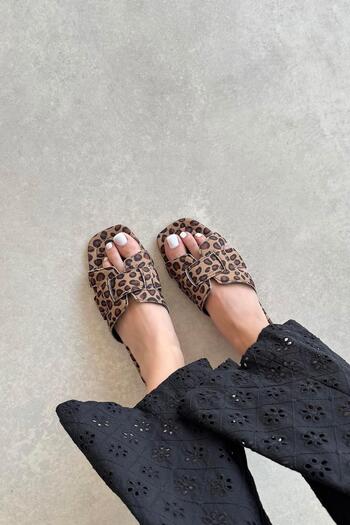 STRASWANS Huxx Women's Single Strap Daily Leather Slippers Leopard