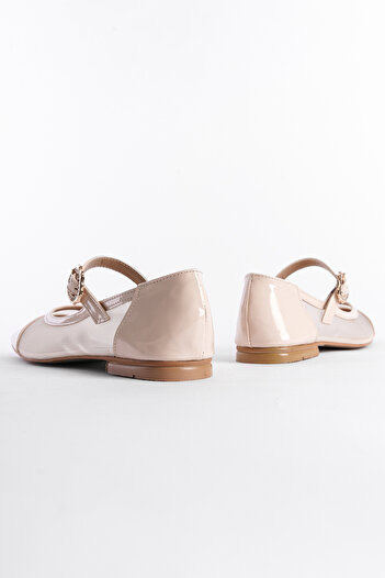Capone Outfitters Blunt Toe Banded Patent Leather Ballerinas