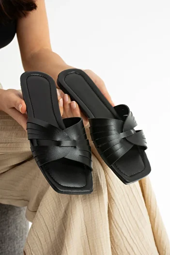 Moda Devrin Black Slip-On Women's Slippers Home and Outdoor Slippers