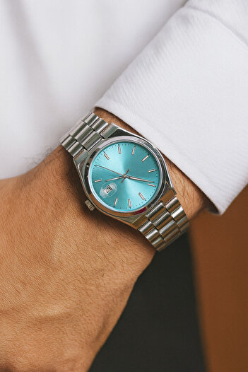 LOOQ Stylish Luxury Men's Wrist Watch with Calendar
