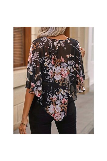 Melek Moda    Women Short Sleeve Round Neck Flower Printed Asymmetrical Cut Chiffon Blouse