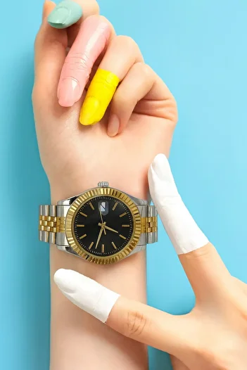 LOOQ Luxury Men's Watches with Calendar