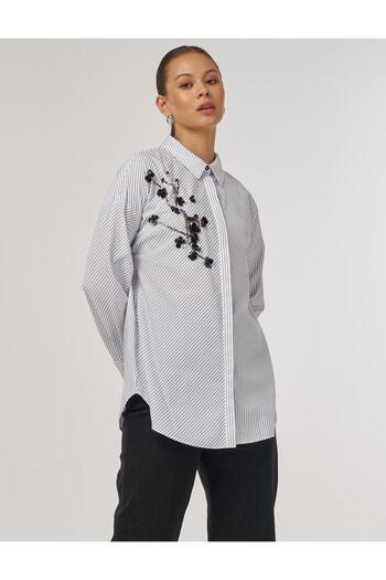 Kayra Flower Embroidered Line Pattern Tunic Black