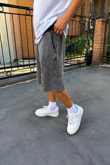 Flaw Wear Embroidered Elastic Waist Shorts