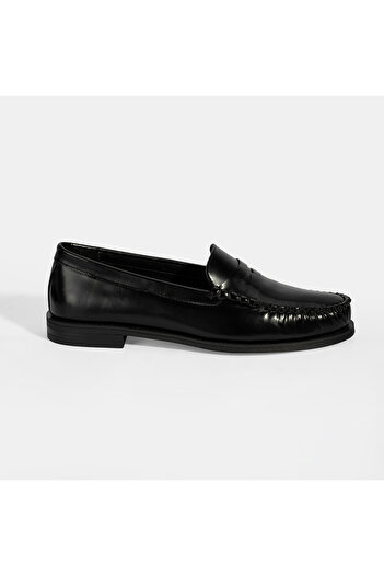 Desa Women's Black Classic Leather Loafer