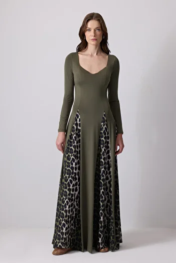 Touché Privé Leopard Print Pleated Dress