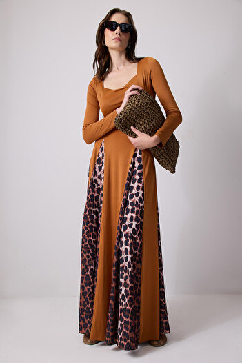 Touché Privé Leopard Print Pleated Dress
