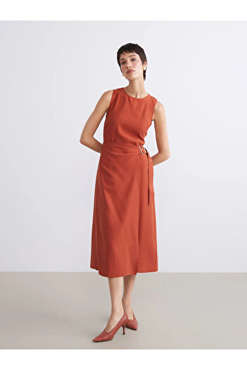 LC Waikiki Crew Neck Belted Dress