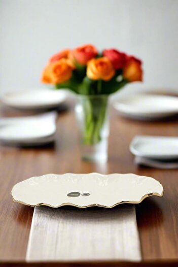 erorex Ivory Oval Metal Platter, Off White, One Size