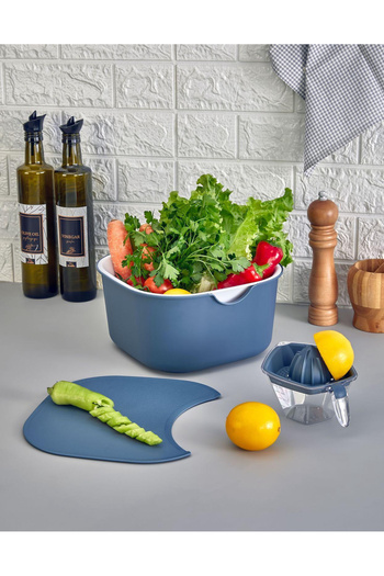 Cazoria 5-Piece Kitchen Set, Squeezer, Cutting Board, Strainer, Maxi Bowl - Blue