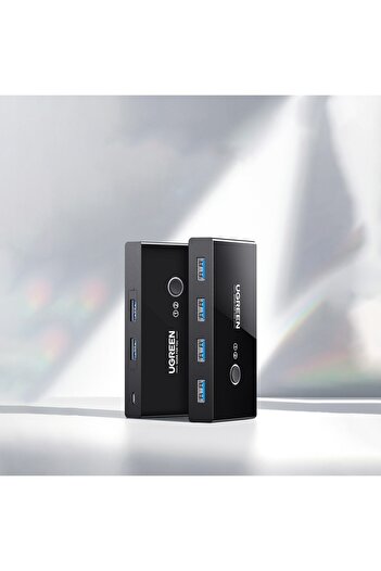 Ugreen Stație de andocare cu 2 cabluri USB, 4 USB-A, LED, 5Gbs/s, 1,5 m, cutie de comutare partajată US216, neagră