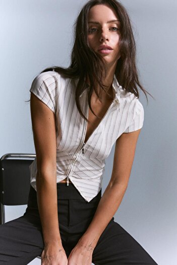 Bershka Short sleeve shirt with zip