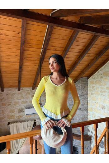 LE CARAMBOLE Women's Yellow V-Neck Ribbed Flounce Knitwear Sweater