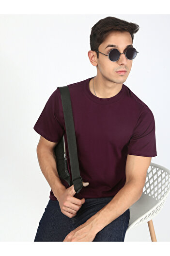 Bene Kleed By Styli Men Burgundy Regular Fit Solid T-Shirt