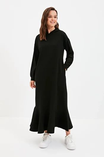 Trendyol Modest Φόρεμα με μαύρη κουκούλα πλεκτό φούτερ TCTAW22EB0142