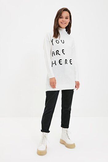 Trendyol Modest Ecru Slogan Knitwear Sweater TCTAW22AK0096