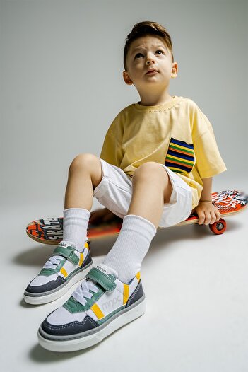 mnpc Boy's Gray Casual Shoes