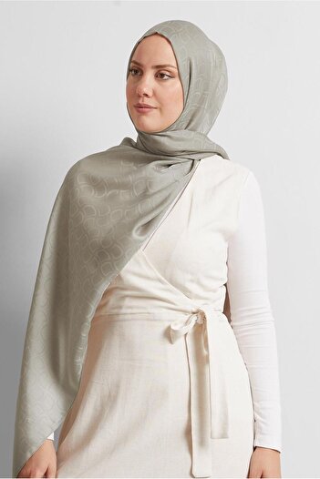 Alvina Jakarli Vual Shawl 8572