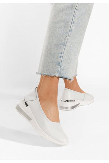 B T Shoes Bílé lodičky na klínku Morgan