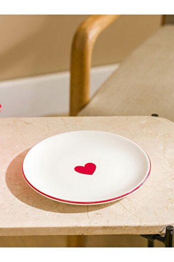 LC Waikiki Create Your Style with Uzg Store |   Heart Printed Porcelain Cake Plate 18 cm
