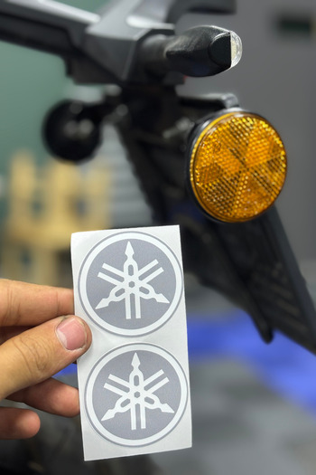 Banxtre 5Cmx5Cm Sticker Label for Yamaha Motorcycle Group Cat's Eye Reflector (2 Pieces)