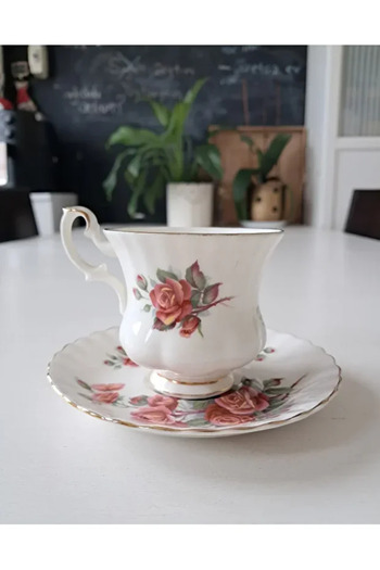 Royal Albert Bone China England Cent. Rose Antique Porcelain Double Coffee Cup 2 Pieces 120 ml