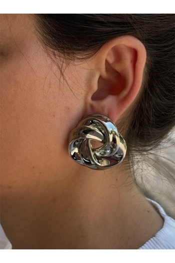 QUEENELA Silver Steel Rose Pattern Earrings