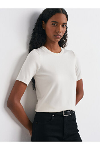 Dilvin 10779 Crew Neck Short Sleeve Basic Knitwear Blouse-Ecru