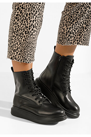 B T Shoes Γυναικεία δερμάτινα μποτάκια Cabera Μαύρα