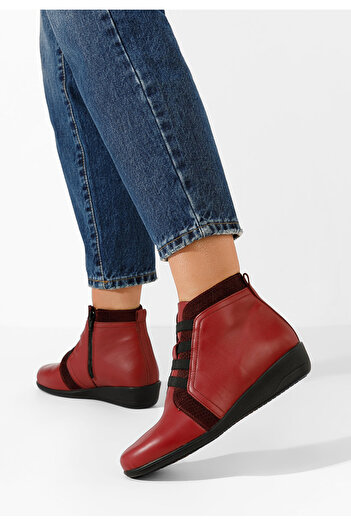 B T Shoes Červené kožené kotníkové boty Tashia