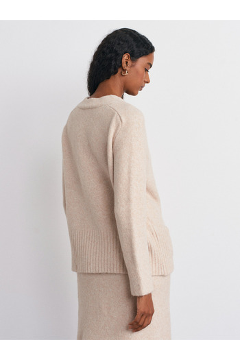 Dilvin 60269 V-Neck Stone Buttoned Pocketed Soft Textured Knitwear Cardigan-A.Beige Mel.