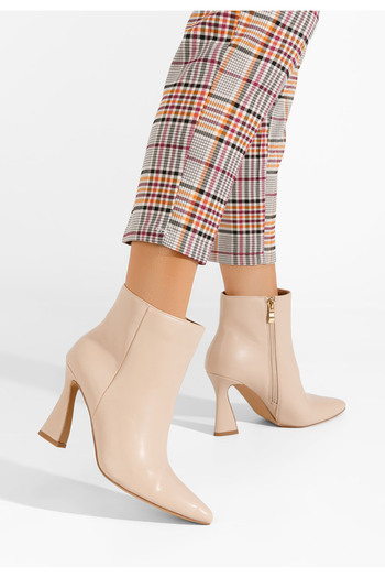 B T Shoes Μποτάκια γυναικεια με τακούνι Calena μπεζ