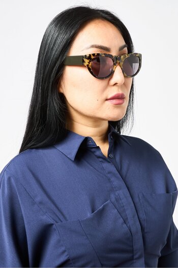 Dkny Women DK550S Oval Sunglasses With UV Rays Protection, Multicolor