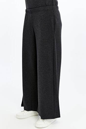 defys Women's Wide Leg Pocketed Textured Regular Fit Trousers Anthracite
