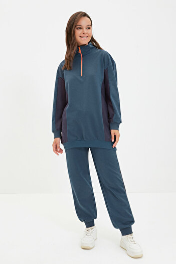 Trendyol Modest Color Blocked Stand βενζίνης γιακάς με φερμουάρ χοντρό πλεκτό σετ γυμναστικής - Soft Furry TCTAW22EN0041