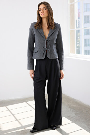 Trendyol Collection Anthracite Tie Detail Short Cashmere Woven Blazer Jacket Twoaw26Bc00017