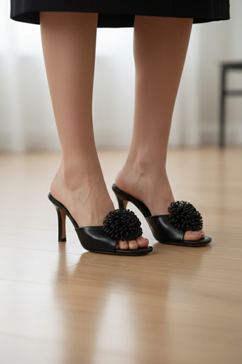 DGN 5315 Women's Slippers with Accessories