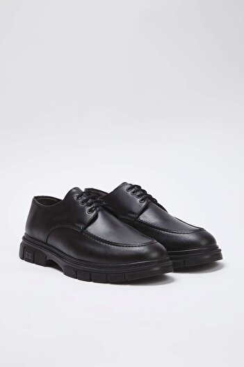 TRENDYOL SHOES Schwarze klassische Herrenschuhe mit Schnürung TAKAW26KA00001