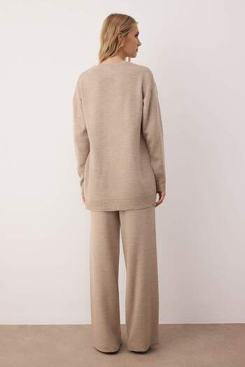 Trendyol Modest Πλεκτό σετ με λεπτομέρεια από παγιέτες βιζόν - Σετ επάνω και κάτω μέρος TCTAW26US00033