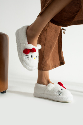 Moda Devrin Red Bow Tie Cat House Boots Slippers