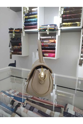 Levidor Mink Geometric Model Shoulder Bag