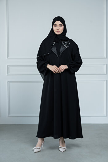 LAVİNİA Lavinia women's abaya with a turn-down collar and embroidered with Al-Fursan fabric