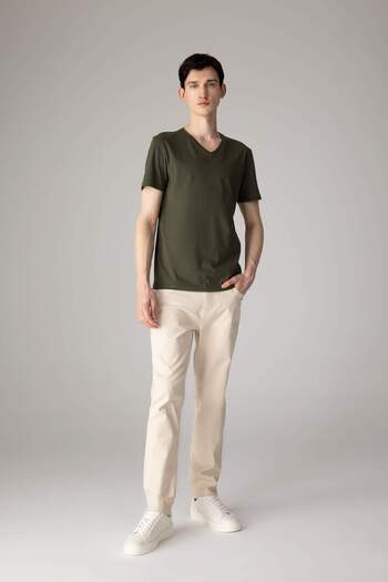 DeFacto Slim Fit Slim Fit V λαιμόκοψη Basic μασίφ κοντομάνικο μπλουζάκι 100% βαμβάκι M7668AZ23SP
