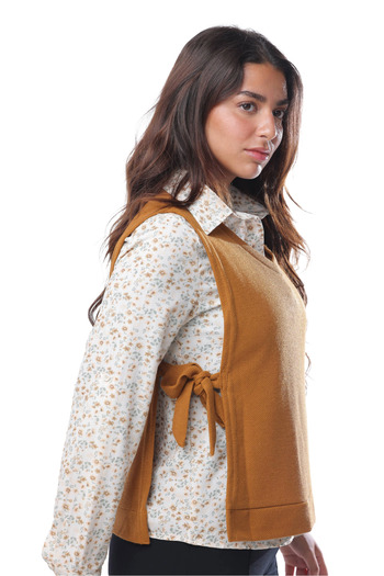 SUGA Spring look blouse