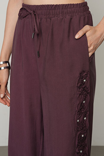 Orfeo Negro Women's Stripe Rose and Stone Detailed Solid Color Elastic Waist Wide Leg Trousers