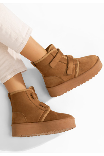B T Shoes Camelové kotníkové kozačky na platformě Dagmar